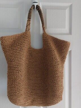 Reitmans Woven Tote Bag in Brown